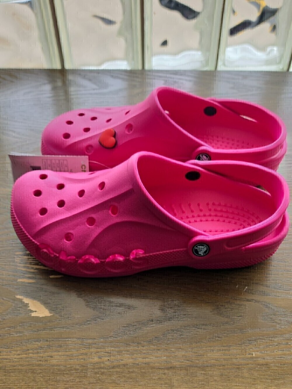 CROCS Classic Clog in Hot Pink with Heart Charm - Picture 4 of 4